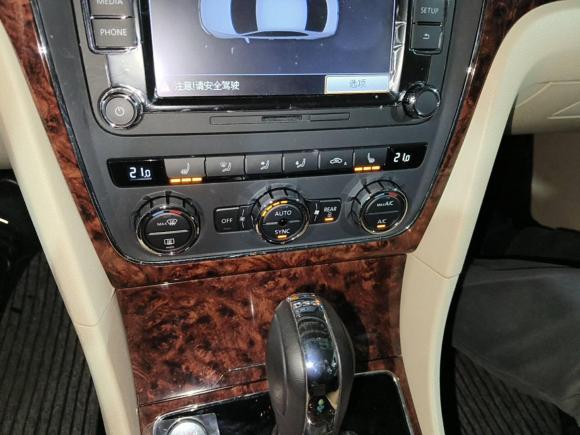 [上海·沪A] 二手大众帕萨特2013款 1.8TSI DSG御尊版