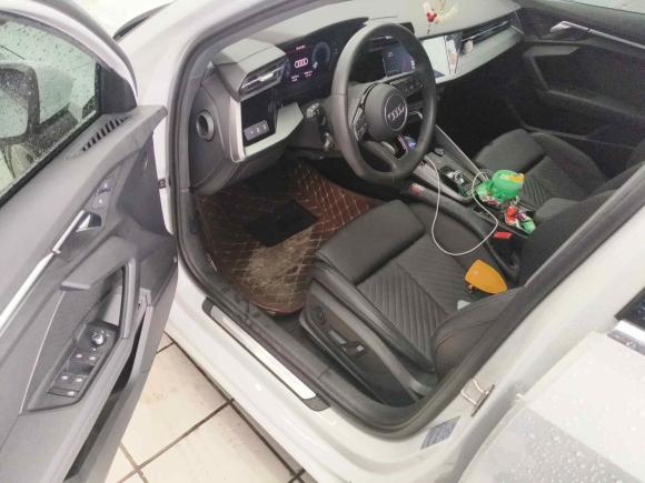 [济南·鲁A] 二手奥迪奥迪A32021款 A3L Limousine 35 TFSI 时尚致雅型