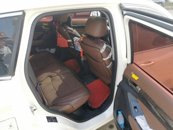 [无锡·苏B] 二手北汽威旺北汽威旺S502016款 1.5T 手动乐动尊享型