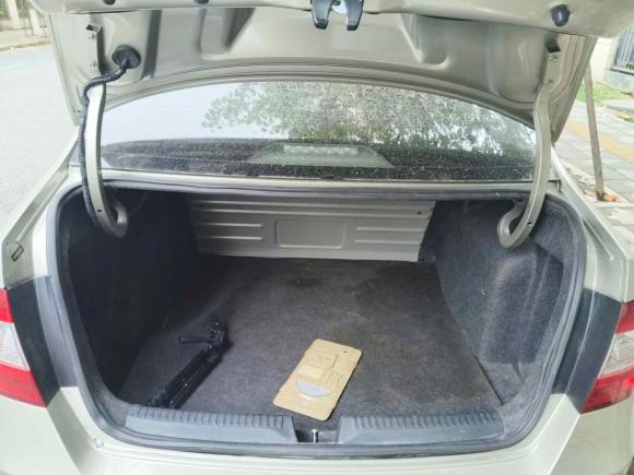 [成都·川A] 二手斯柯达昕锐2013款 1.6L 手动智选型