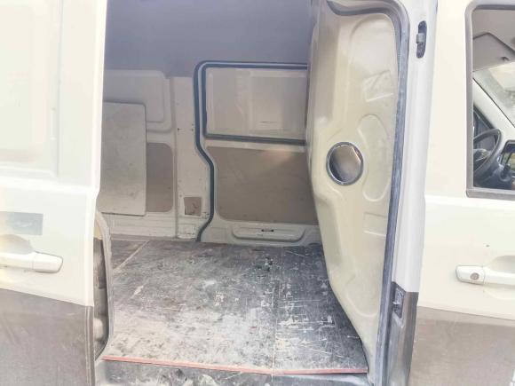 [上海·苏U] 二手长安跨越跨越星V72022款 1.6L汽油舒适型2座对开门DAM16KR