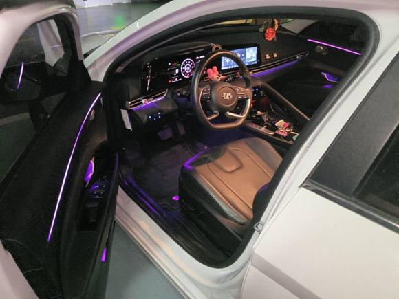 [杭州·浙F] 二手现代伊兰特2021款 1.5L CVT LUX尊贵版