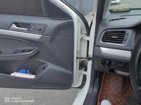 [上海·皖C] 二手大众朗逸2015款 1.6L 手动风尚版