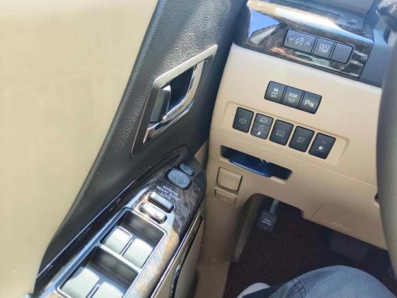 [上海·沪A] 二手丰田埃尔法2012款 3.5L 尊贵版