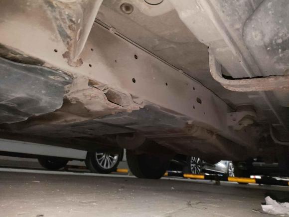 [上海·津J] 二手双龙爱腾2011款 2.3L 两驱舒适汽油版