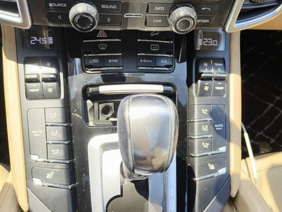 [深圳·粤B] 二手保时捷Cayenne2015款 Cayenne 3.0T