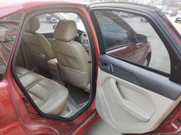 [北京·京N] 二手福特福克斯2011款 两厢 1.8L 自动时尚型