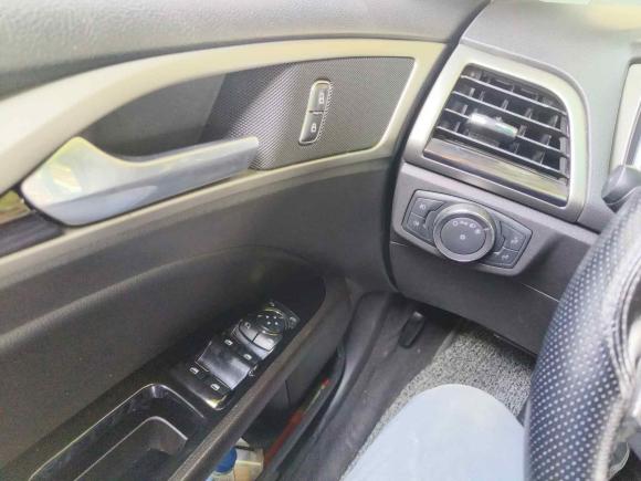 [上海·皖N] 二手福特蒙迪欧2013款 2.0L GTDi200豪华型