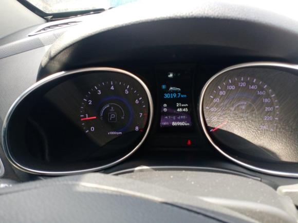 [上海·沪H] 二手现代胜达2015款 2.4L 自动两驱智能型 5座