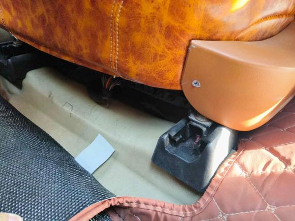 [青岛·鲁B] 二手克莱斯勒克莱斯勒300C2006款 2.7L 豪华版