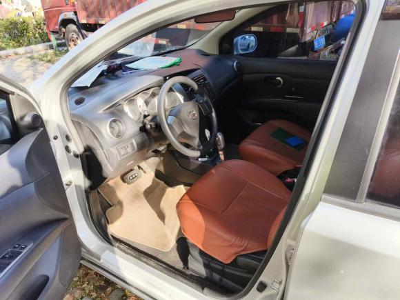 [宁波·沪C] 二手日产骊威2010款 劲锐版 1.6L 自动智能高配型