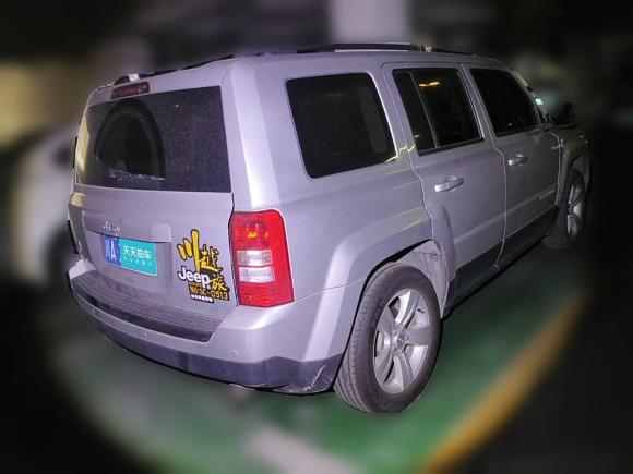 [成都·川A] 二手Jeep自由客2011款 2.4 运动版