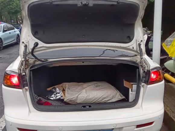 [苏州·苏B] 二手三菱翼神2012款 经典 1.8L CVT黑白版