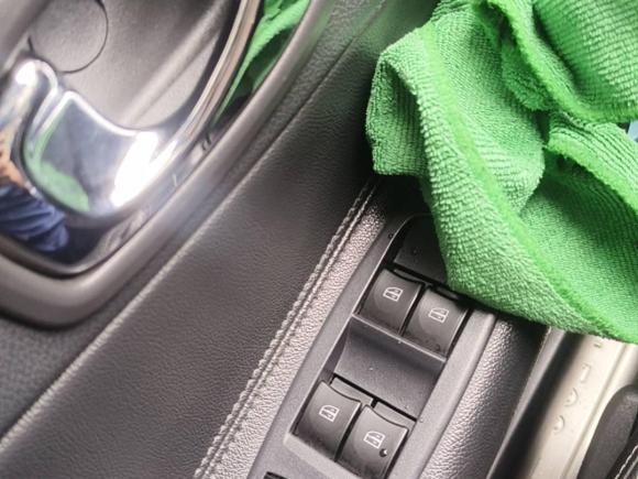 [深圳·粤K] 二手雷诺科雷傲2014款 改款 2.0L 两驱时尚版