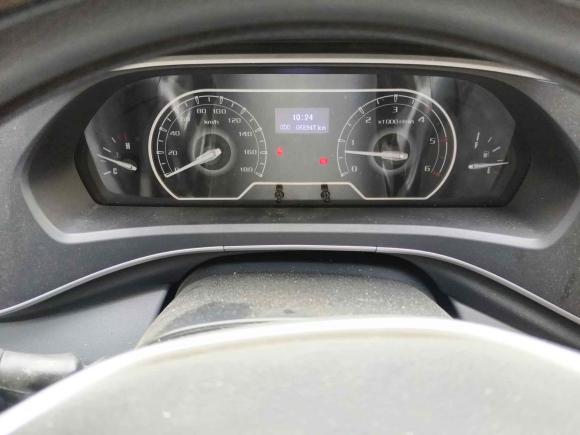 [杭州·浙A] 二手上汽大通MAXUS新途V802023款 2.0T 手动经典傲运通长轴中顶6/7/8/9座