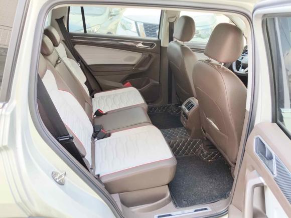 [上海·沪F] 二手大众途观L2023款 330TSI 自动两驱R-Line旗舰版