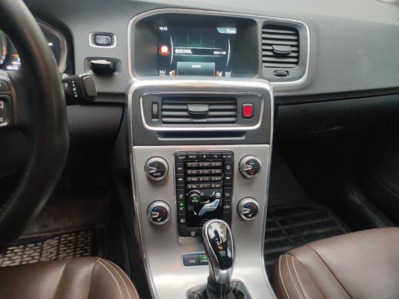 [上海·沪A] 二手沃尔沃沃尔沃S60新能源2015款 S60L E驱混动 T6智驭版