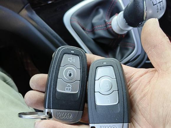 [无锡·苏B] 二手哈弗哈弗H62017款 经典版 1.5T 手动两驱精英型