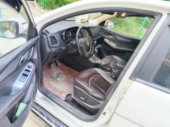 [上海·冀A] 二手宝骏宝骏5602016款 1.8L iAMT豪华型