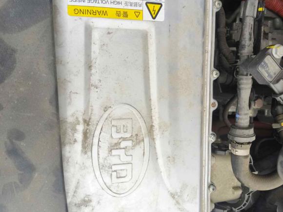 [成都·川A] 二手比亚迪唐新能源2015款 2.0T 四驱旗舰型