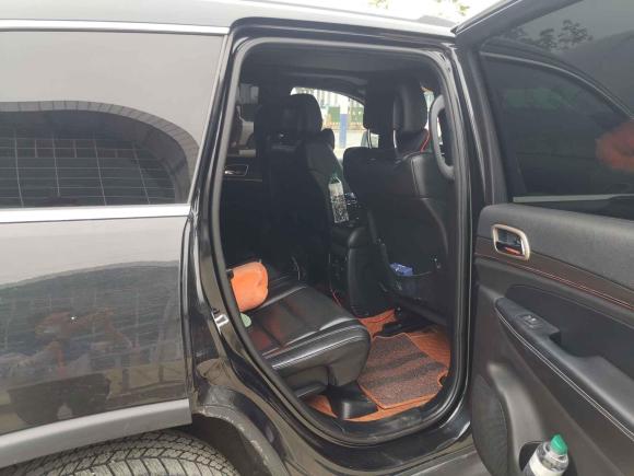 [广州·粤L] 二手Jeep大切诺基2016款 3.0L 精英导航版