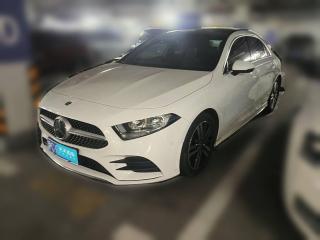 奔驰奔驰A级2019款 改款 A 180 L 运动轿车