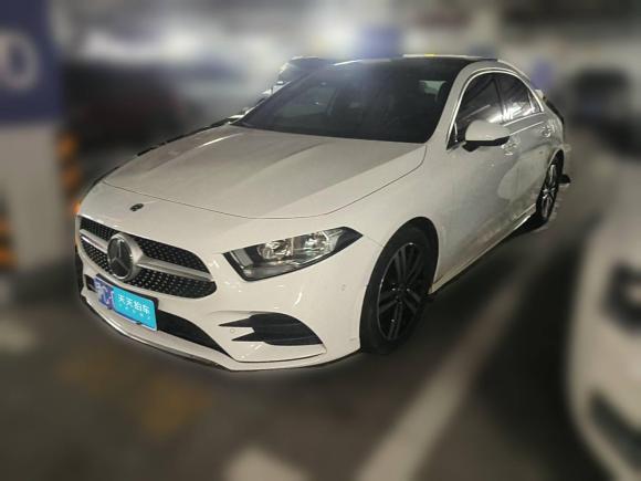 [上海·沪C] 二手奔驰奔驰A级2019款 改款 A 180 L 运动轿车