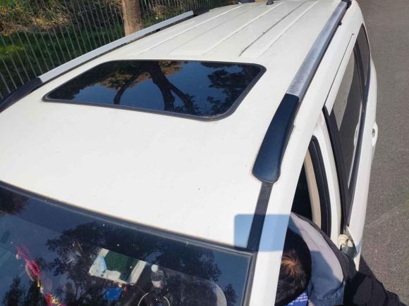 [武汉·鄂A] 二手长安凯程长安欧尚A6002016款 1.5L 手动豪华型7座