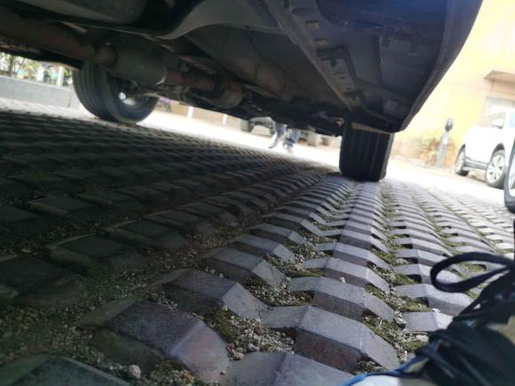 [青岛·鲁B] 二手起亚狮跑2013款 2.0L 自动两驱版GLS