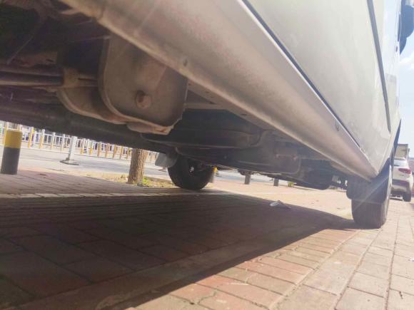 [济南·鲁A] 二手上汽大通MAXUS新途V802019款 2.5T经典款AMT傲运通改款短轴超低顶5/6座