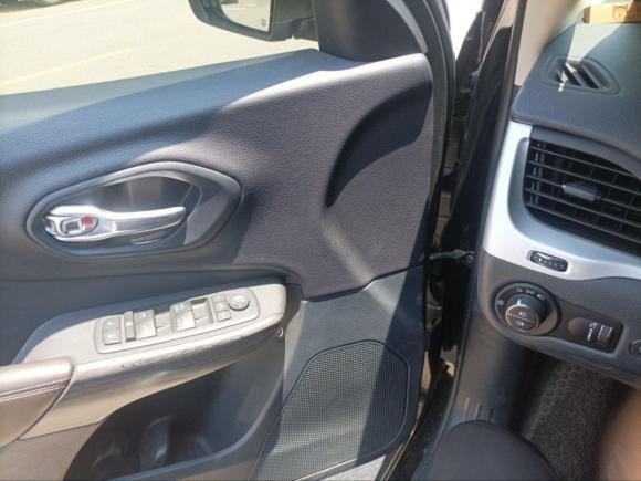 [义乌·浙G] 二手Jeep自由光2020款 2.0L 两驱经典运动版