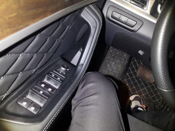 [成都·川A] 二手红旗红旗HS72021款 2.0T DCT两驱智联旗享版