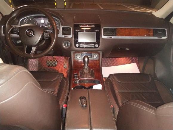 [佛山·粤Y] 二手大众途锐2011款 3.0TSI 标配型