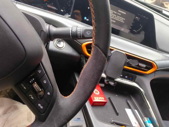 [深圳·鲁A] 二手长安长安UNI-T2022款 1.5T 运动版 尊贵型