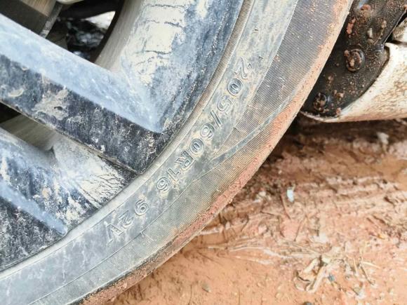 [义乌·贵C] 二手长安逸动2019款 高能版 1.6L GDI 手动先锋型 国VI