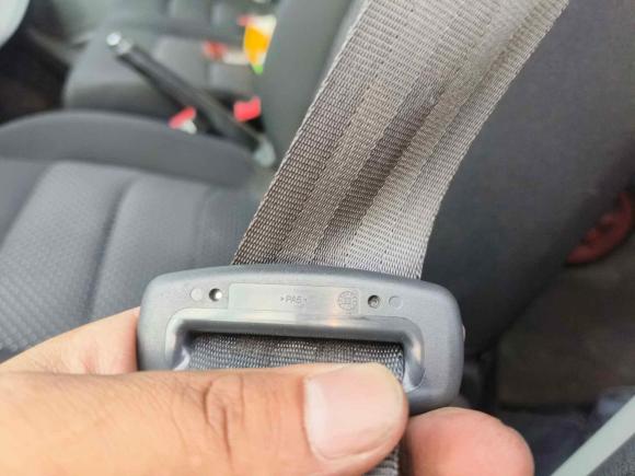 [宁波·浙B] 二手上汽大通MAXUS新途V902022款 2.0T AMT运杰前驱短轴中顶后单胎6座