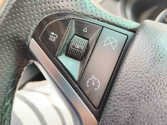 [上海·浙B] 二手中华中华V52016款 1.5T 手动两驱智能型