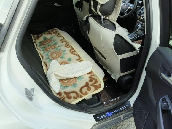 [济南·鲁A] 二手福特福克斯2012款 三厢 1.6L 自动风尚型