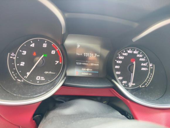 [上海·沪D] 二手阿尔法·罗密欧Stelvio斯坦维2017款 2.0T 200HP 精英版