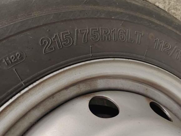 [无锡·苏B] 二手上汽大通MAXUS上汽大通MAXUS V802021款 2.0T 手动经典傲运通短轴中顶5/6座