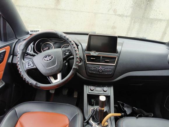 [义乌·贵G] 二手奔腾奔腾X402017款 1.6L 手动尊享型