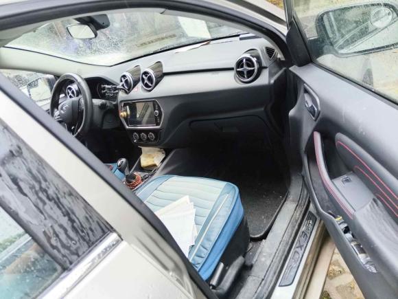 [上海·陕D] 二手东南东南DX32016款 1.5L 手动尊贵型