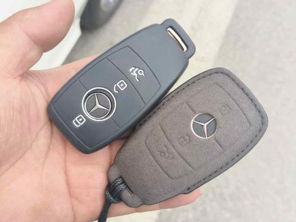 [南昌·黑A] 二手奔驰奔驰C级2020款 改款 C 260 L 运动版