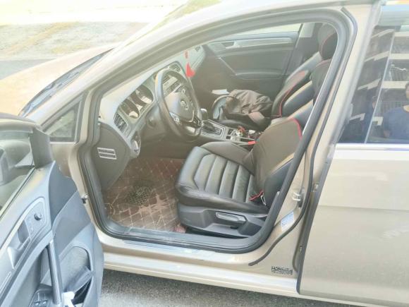 [上海·苏J] 二手大众高尔夫2016款 230TSI 自动豪华型