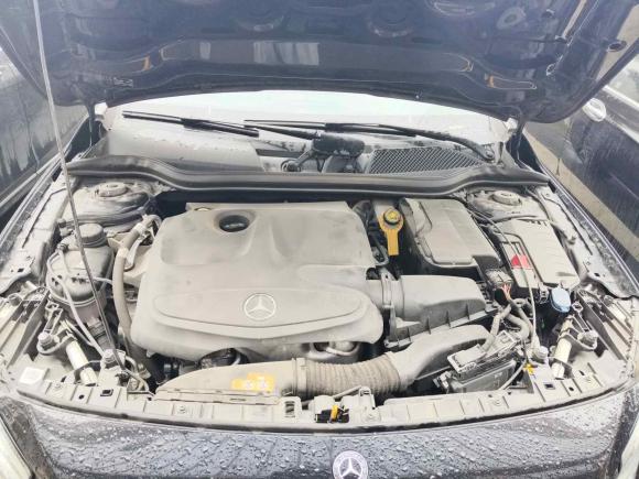 [嘉兴·沪C] 二手奔驰奔驰GLA2017款 GLA 200 时尚型