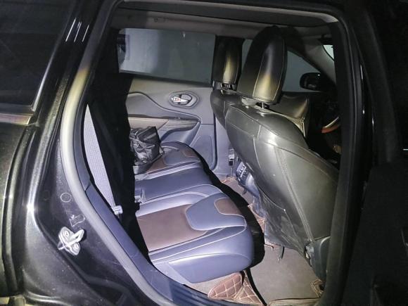 [广州·粤R] 二手Jeep自由光2016款 2.4L 专业版