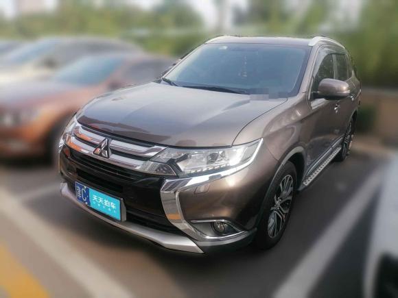 三菱歐藍德2016款 2.4L 四驅(qū)精英版 5座「天津二手車」「天天拍車」