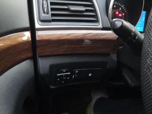 [无锡·苏E] 二手北汽威旺北汽威旺S502016款 1.5T CVT欢动尊贵型