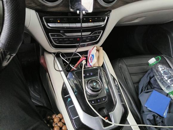 [深圳·粤B] 二手北京汽车北京EU52018款 R500 智风版