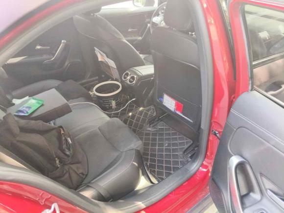 [广州·粤A] 二手奔驰奔驰A级2022款 A 200 L 运动轿车时尚型